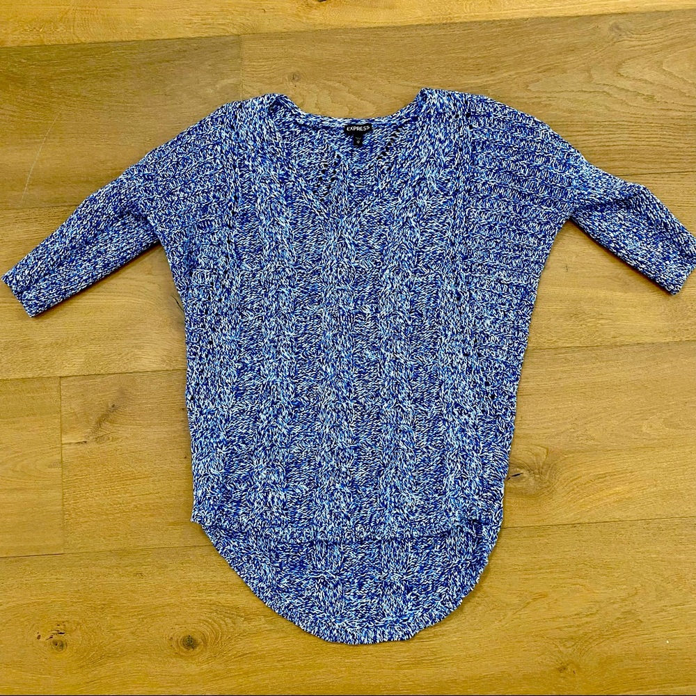 Express XS low v-neck pretty blue marble sweater.
